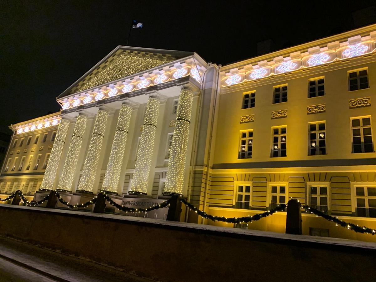 Riia 10, 2-Bedroom Apartment - 2 Big Beds 1 Extra Bed-Parking Free Tartu Exterior foto