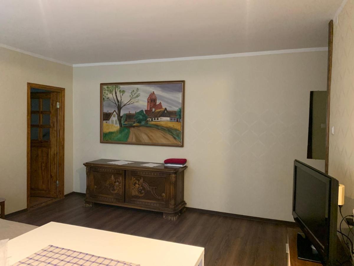 Riia 10, 2-Bedroom Apartment - 2 Big Beds 1 Extra Bed-Parking Free Tartu Exterior foto