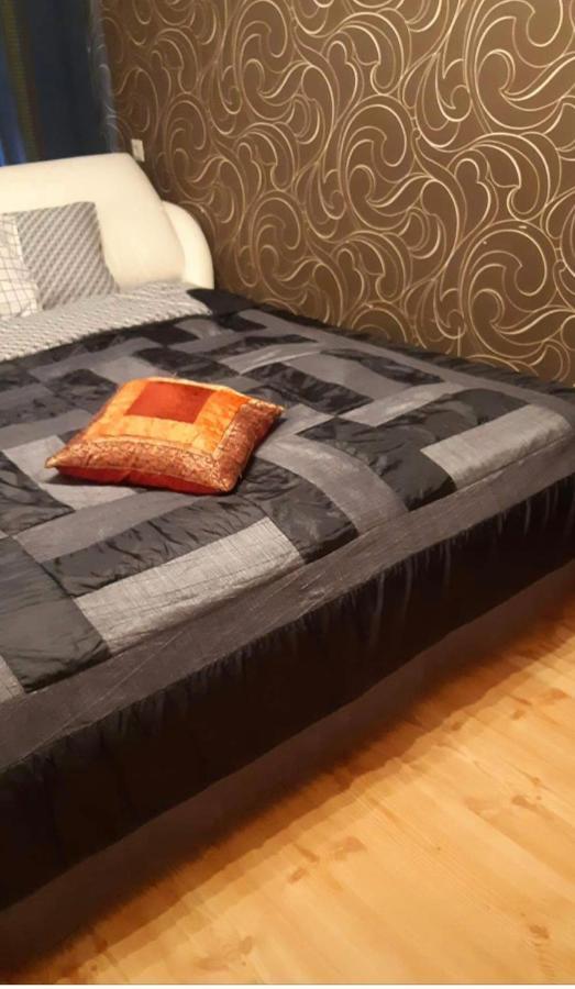 Riia 10, 2-Bedroom Apartment - 2 Big Beds 1 Extra Bed-Parking Free Tartu Exterior foto
