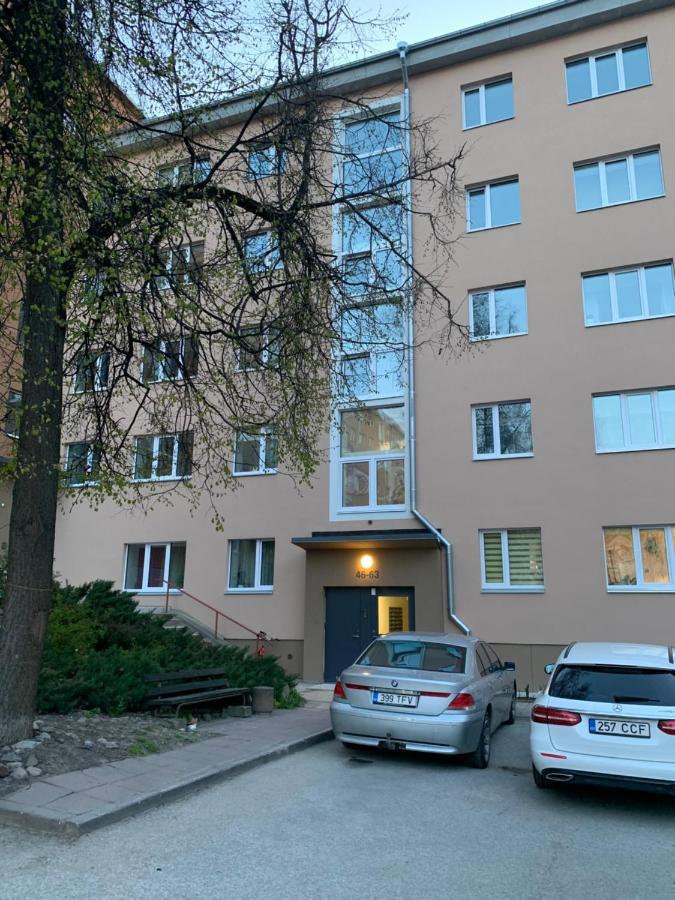 Riia 10, 2-Bedroom Apartment - 2 Big Beds 1 Extra Bed-Parking Free Tartu Exterior foto