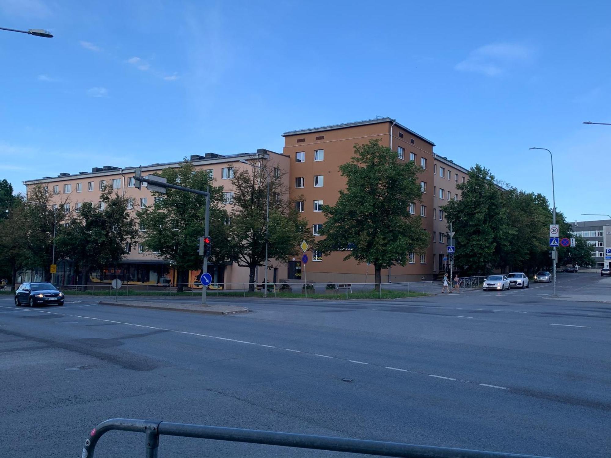 Riia 10, 2-Bedroom Apartment - 2 Big Beds 1 Extra Bed-Parking Free Tartu Exterior foto