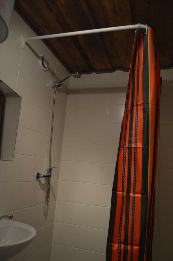 Riia 10, 2-Bedroom Apartment - 2 Big Beds 1 Extra Bed-Parking Free Tartu Exterior foto